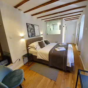 https://the-suites-at-central-split.splithotels.org