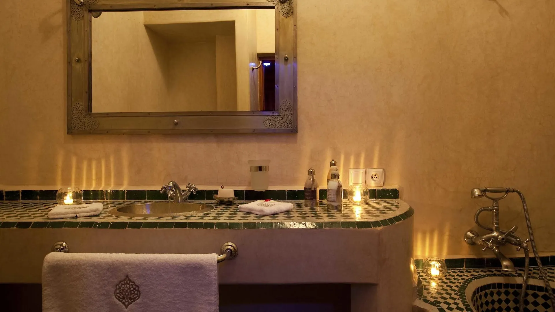 Riad Les Bougainvilliers Marrakesh Marruecos