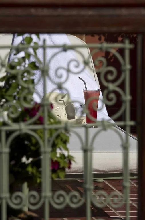 Riad Les Bougainvilliers Marrakesh